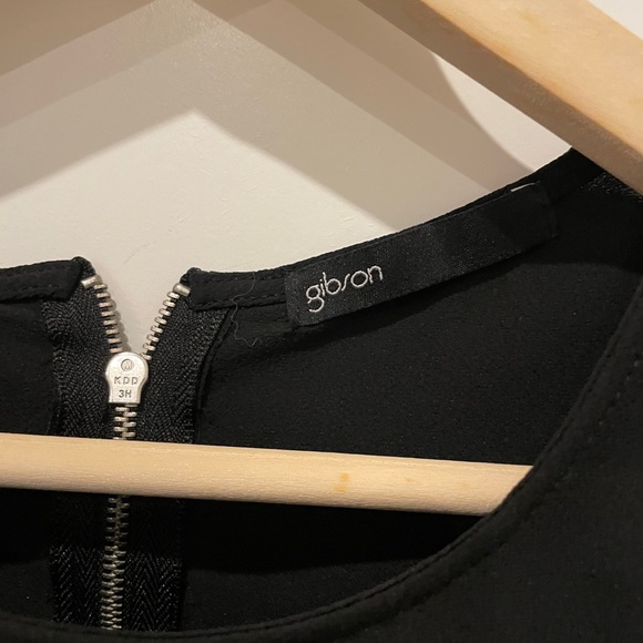 Gibson off the shoulders black top size small - Picture 3 of 4